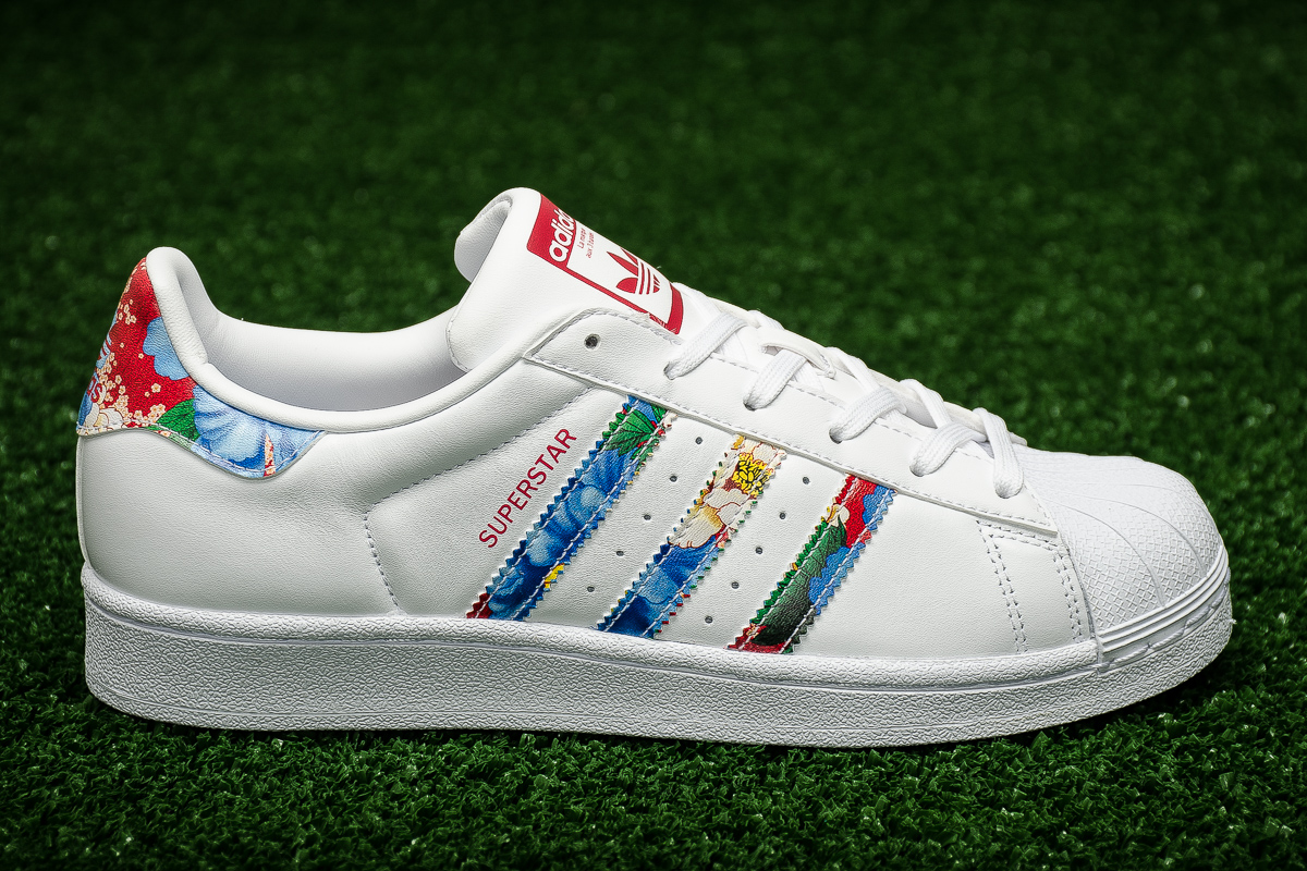 spontaneous Reason Cloudy Эксклюзивные Adidas Originals Superstar — женственные и спортивные - Интернет-журнал о модной спортивной одежде New Balance, Adidas, Reebok, Nike spontaneous Reason Cloudy Эксклюзивные Adidas Originals Superstar — женственные и спортивные - Интернет-журнал о модной спортивной одежде New Balance, Adidas, Reebok, Nike